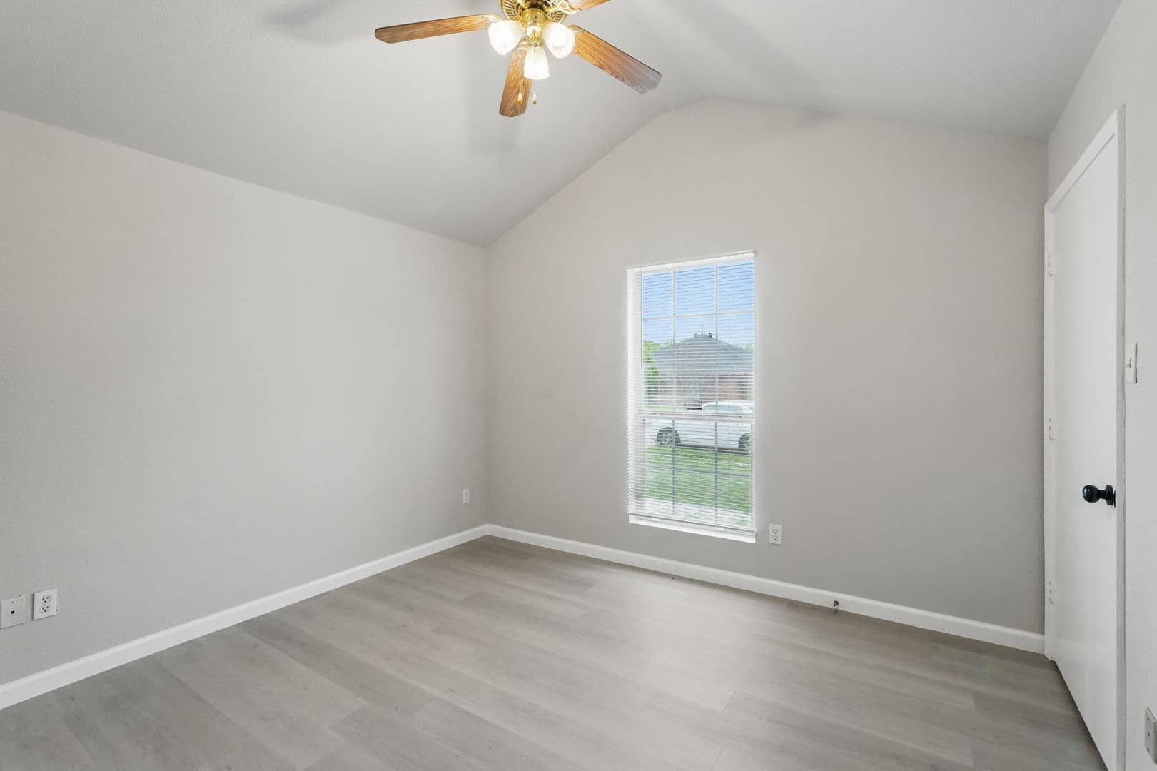 Lancaster House: 844 Potomac Dr