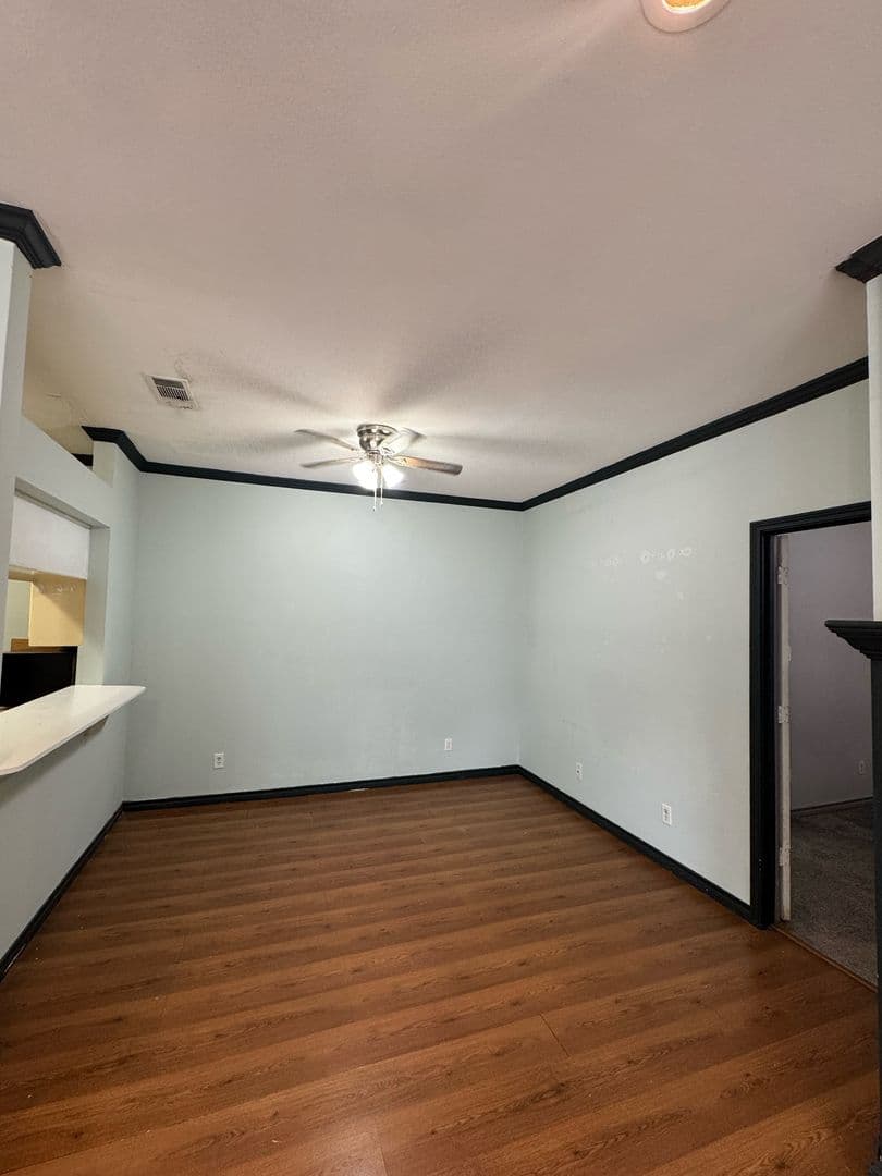 Denton House: 201 E Windsor Dr