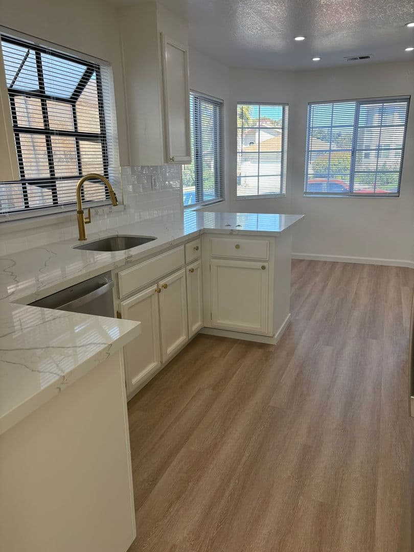 Vallejo House: 863 Basalt Drive