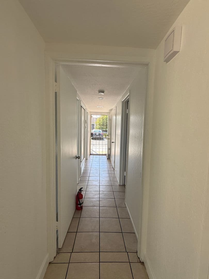 Vallejo Apartment: 1936 Sutter Street