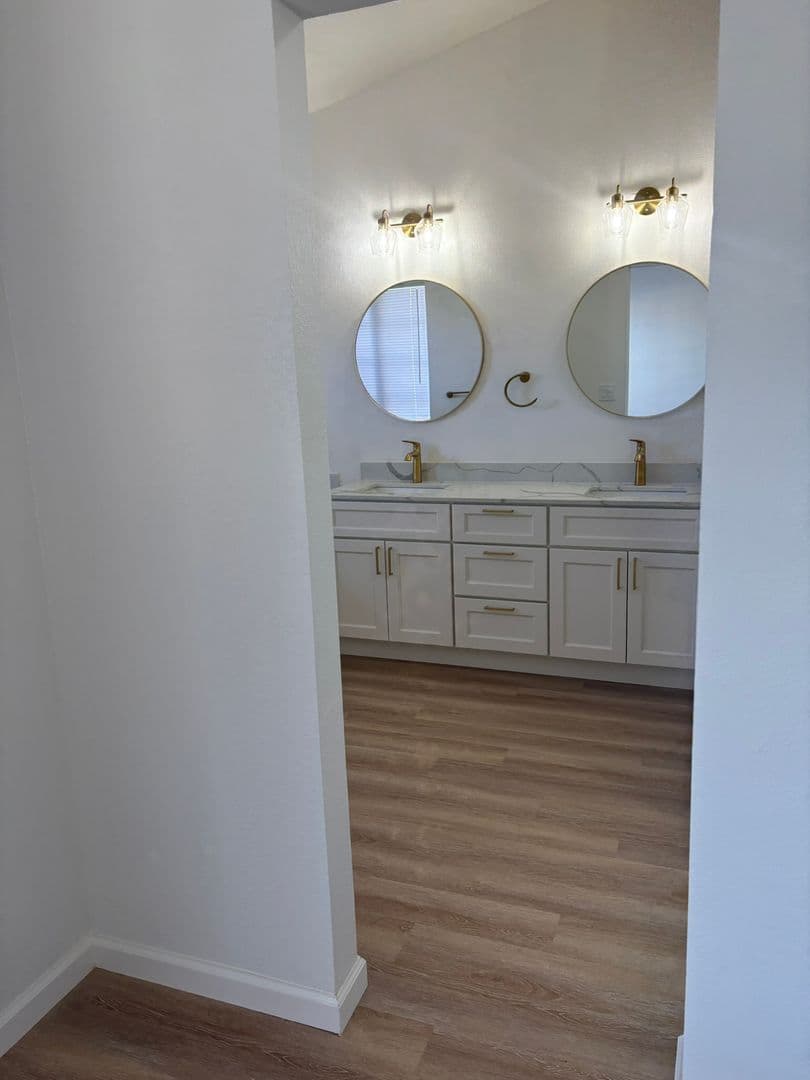 Vallejo House: 863 Basalt Drive