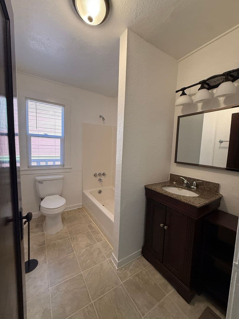 Vallejo Apartment: 325 Ohio Street