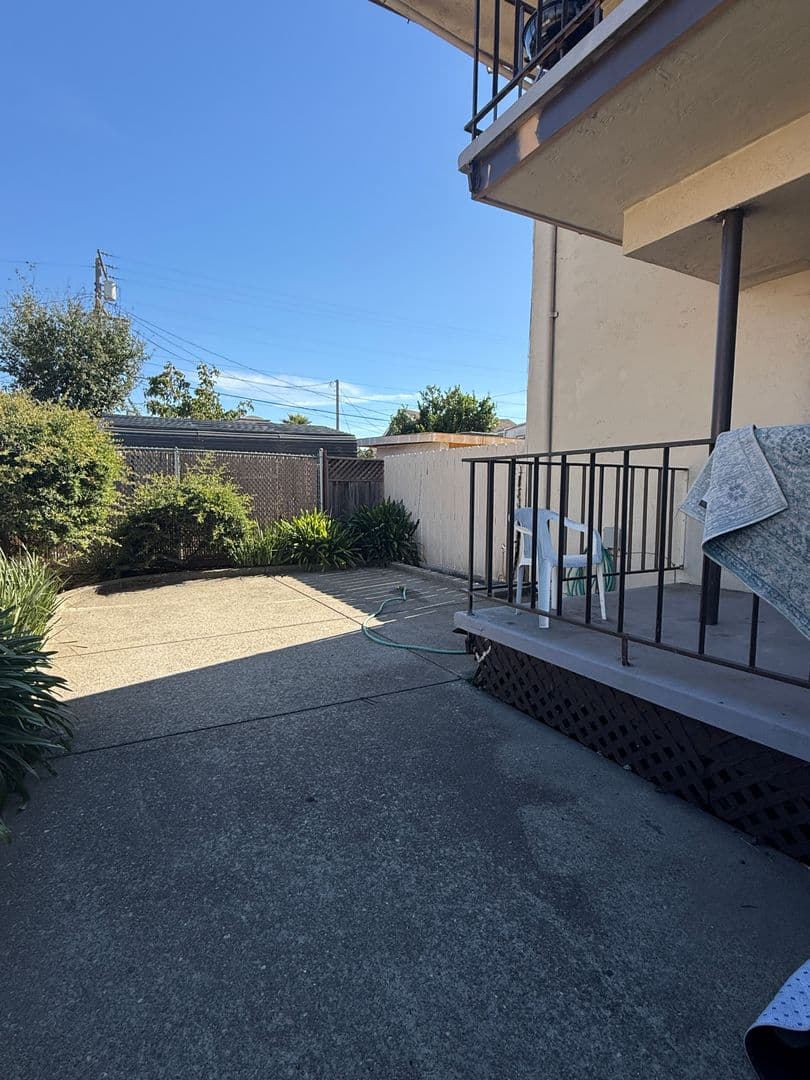 Vallejo Apartment: 1936 Sutter Street