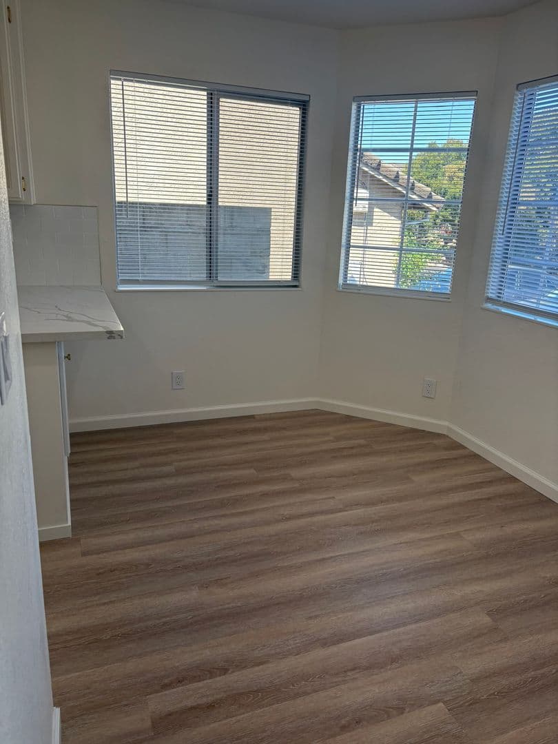 Vallejo House: 863 Basalt Drive
