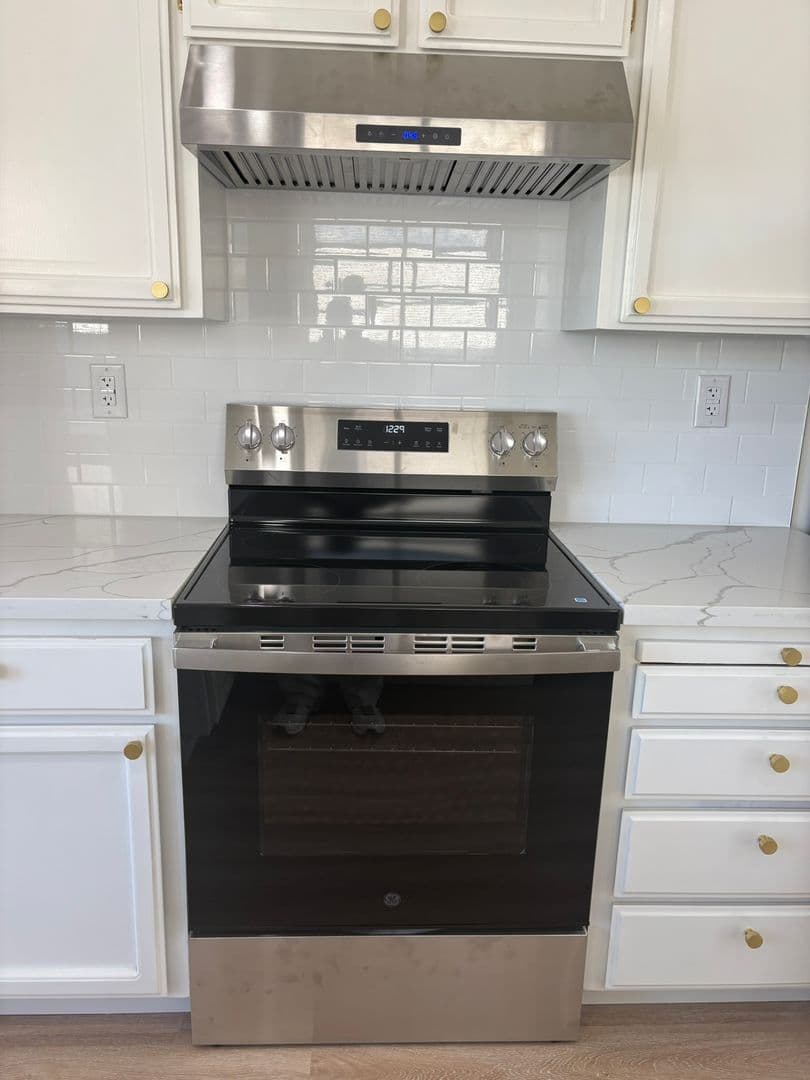 Vallejo House: 863 Basalt Drive