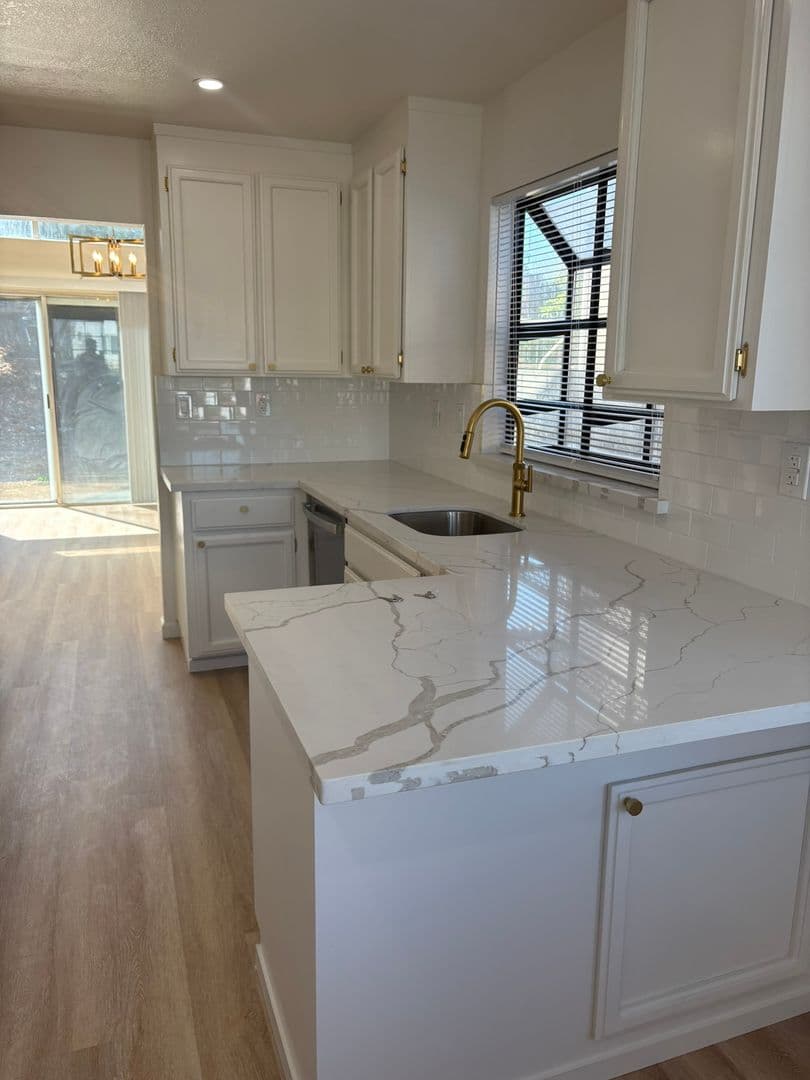 Vallejo House: 863 Basalt Drive