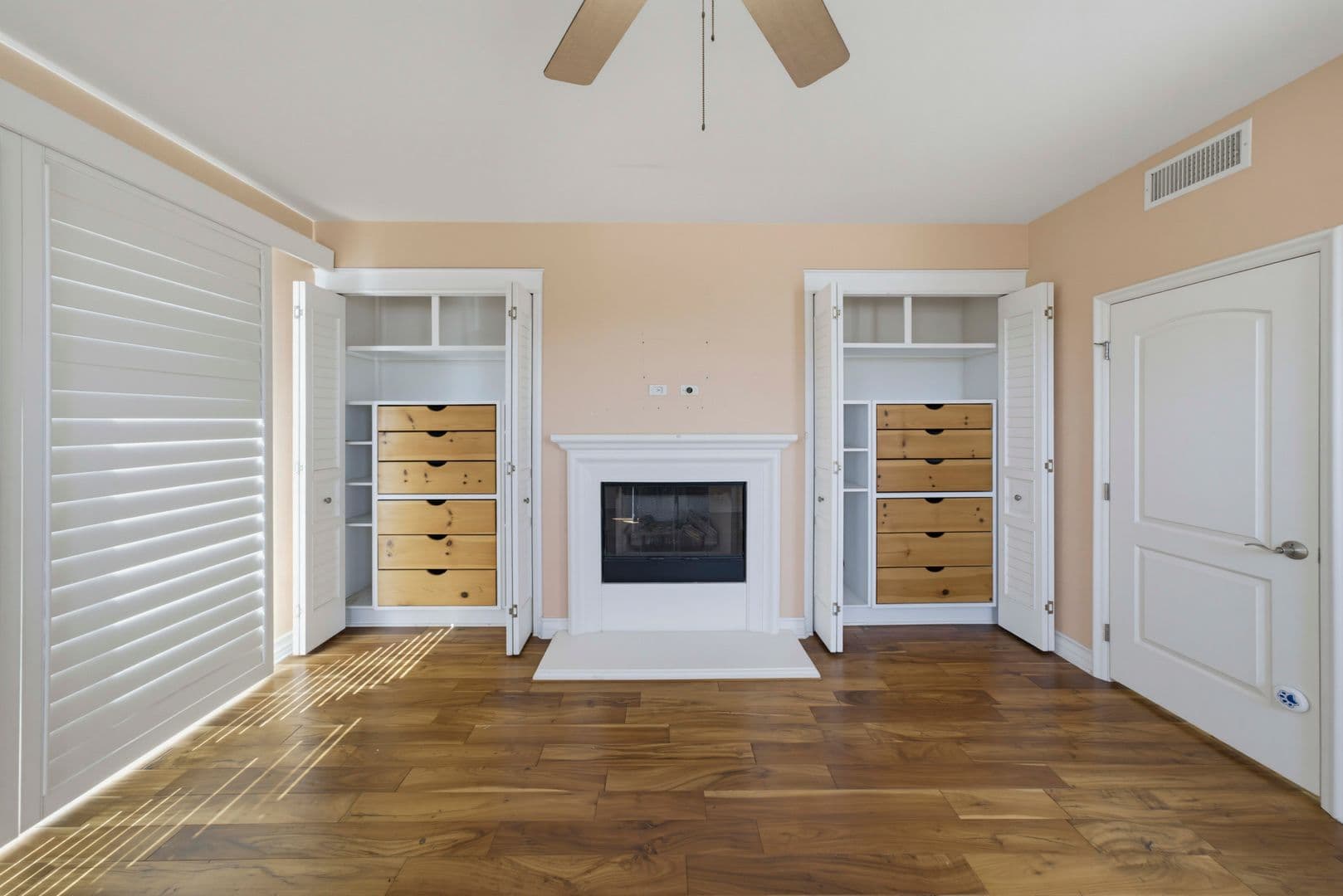 Huntington Beach House: 1020 California