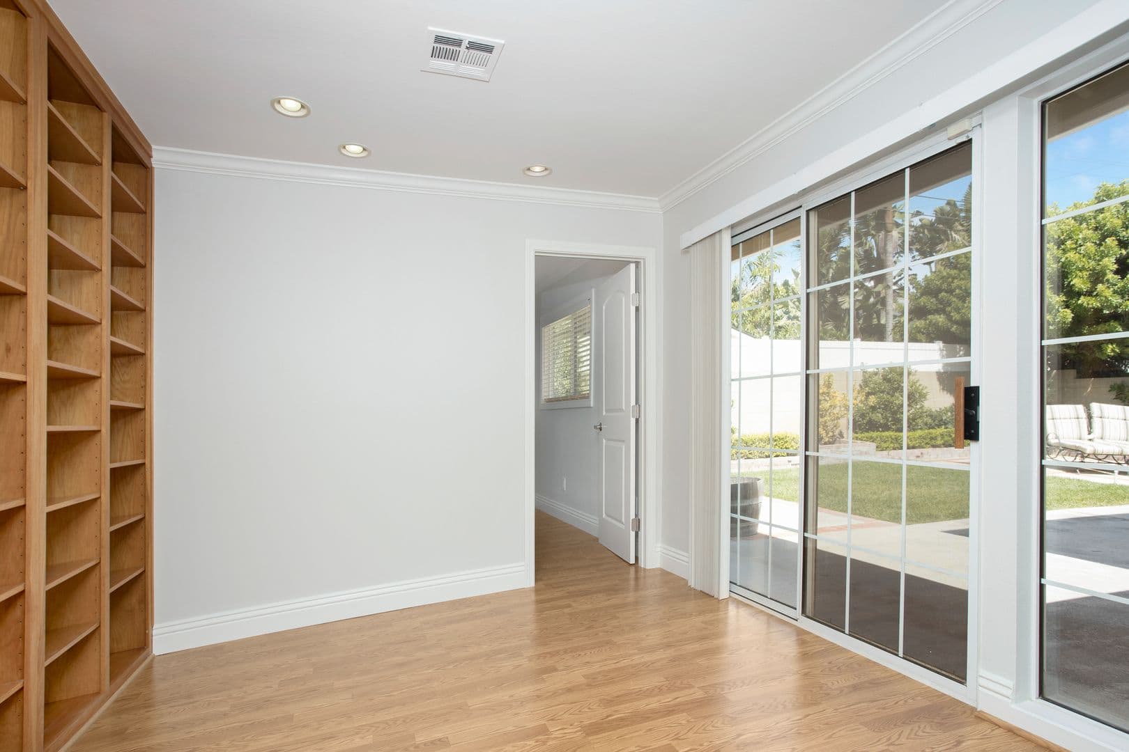 Huntington Beach House: 9091 Aloha Drive