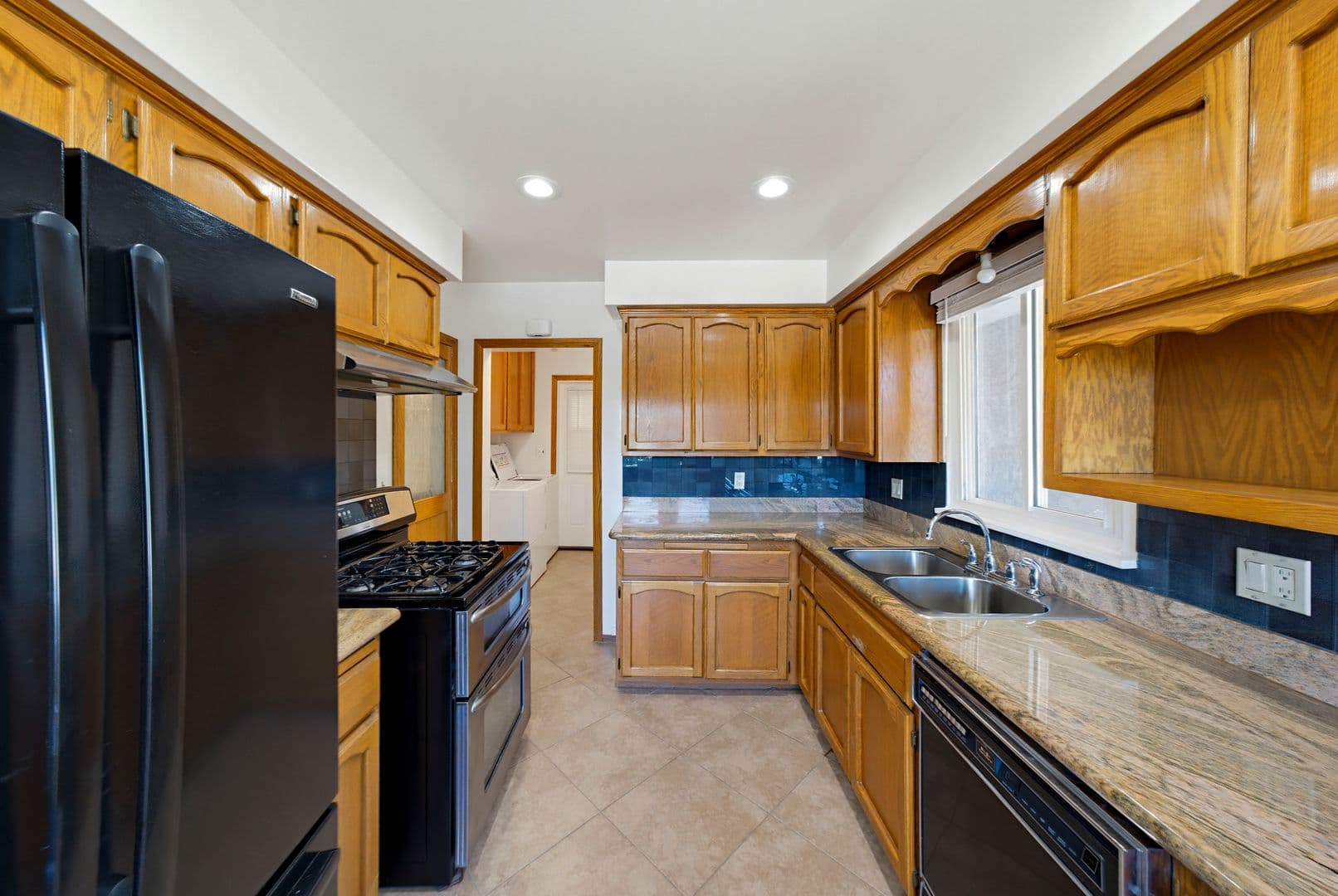 Montclair House: 5564 Princeton St