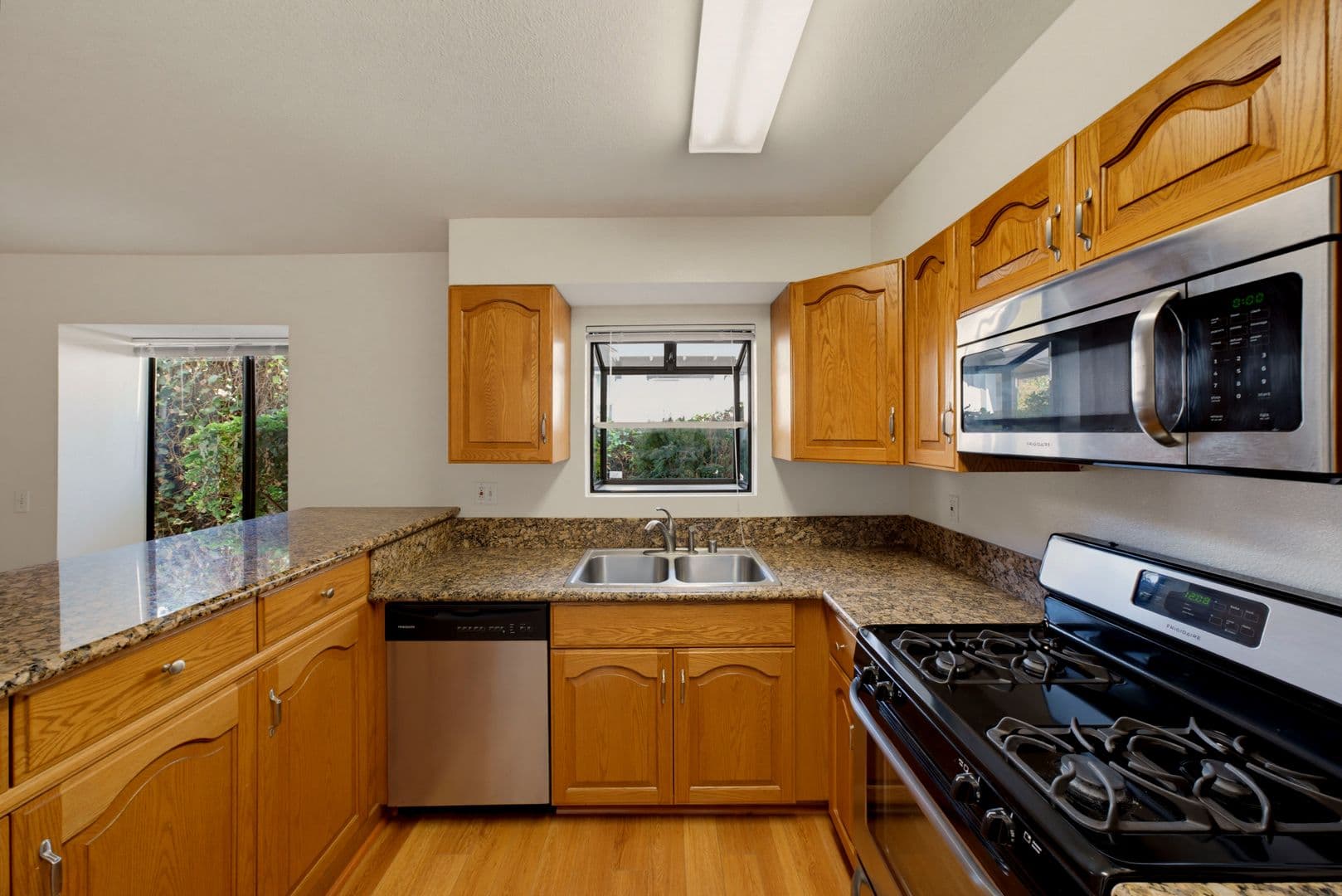 North Hollywood Apartment: 5018 Denny Ave