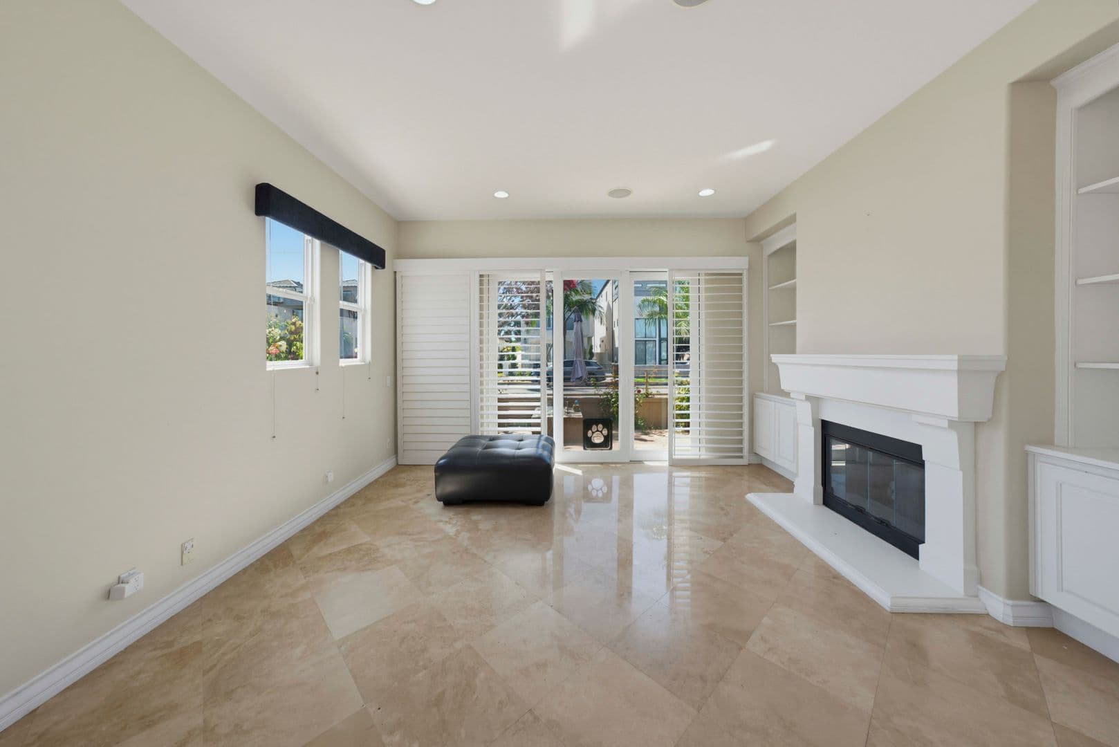 Huntington Beach House: 1020 California