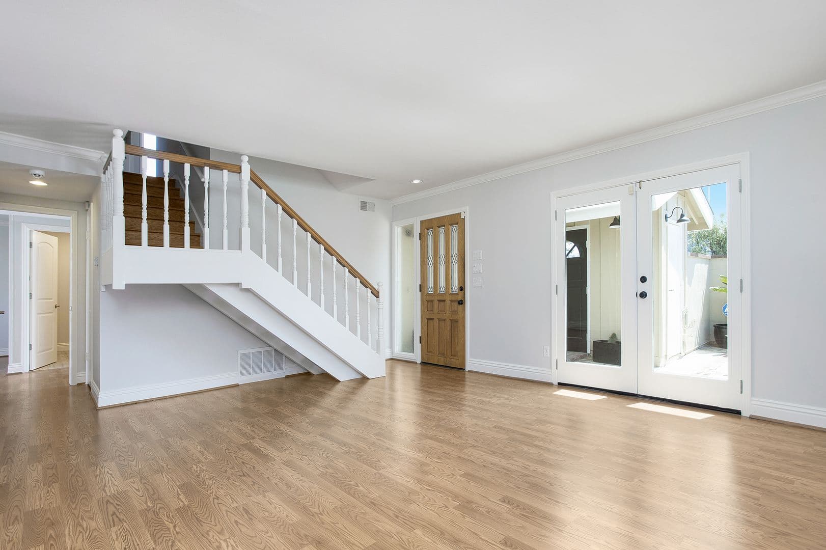 Huntington Beach House: 9091 Aloha Drive