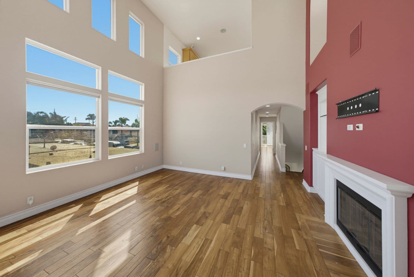 Huntington Beach House: 1020 California