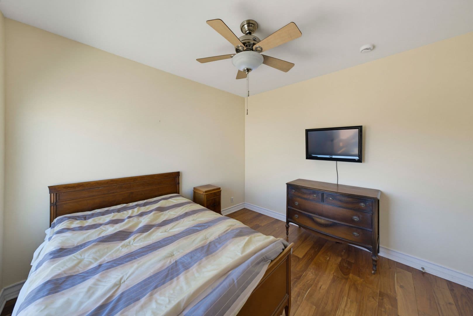 Huntington Beach House: 1020 California