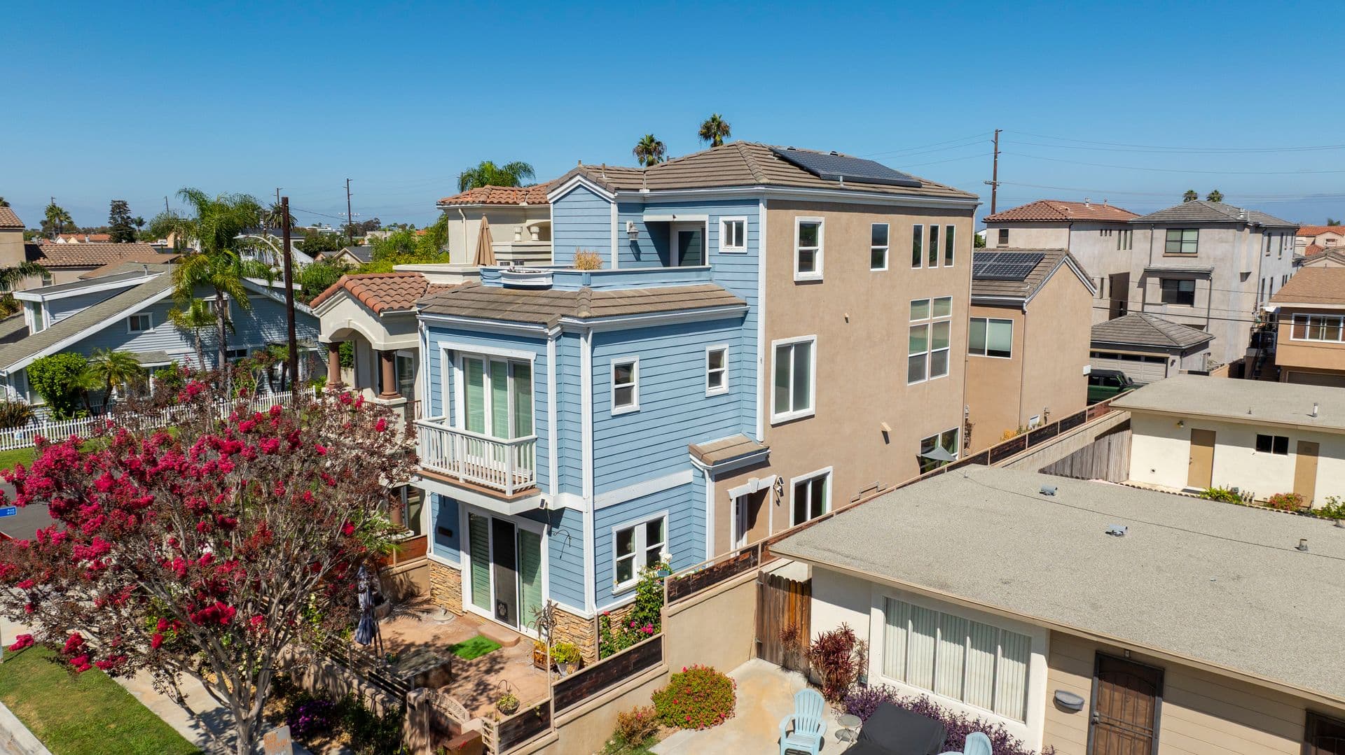 Huntington Beach House: 1020 California