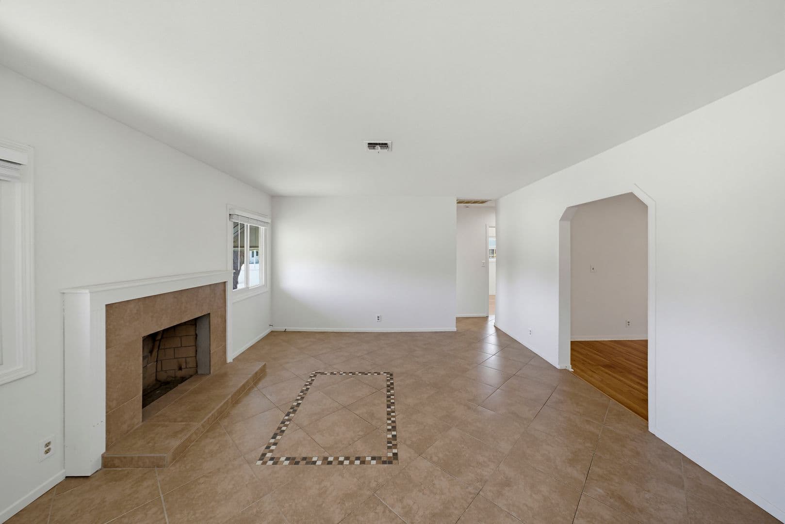 Montclair House: 5564 Princeton St