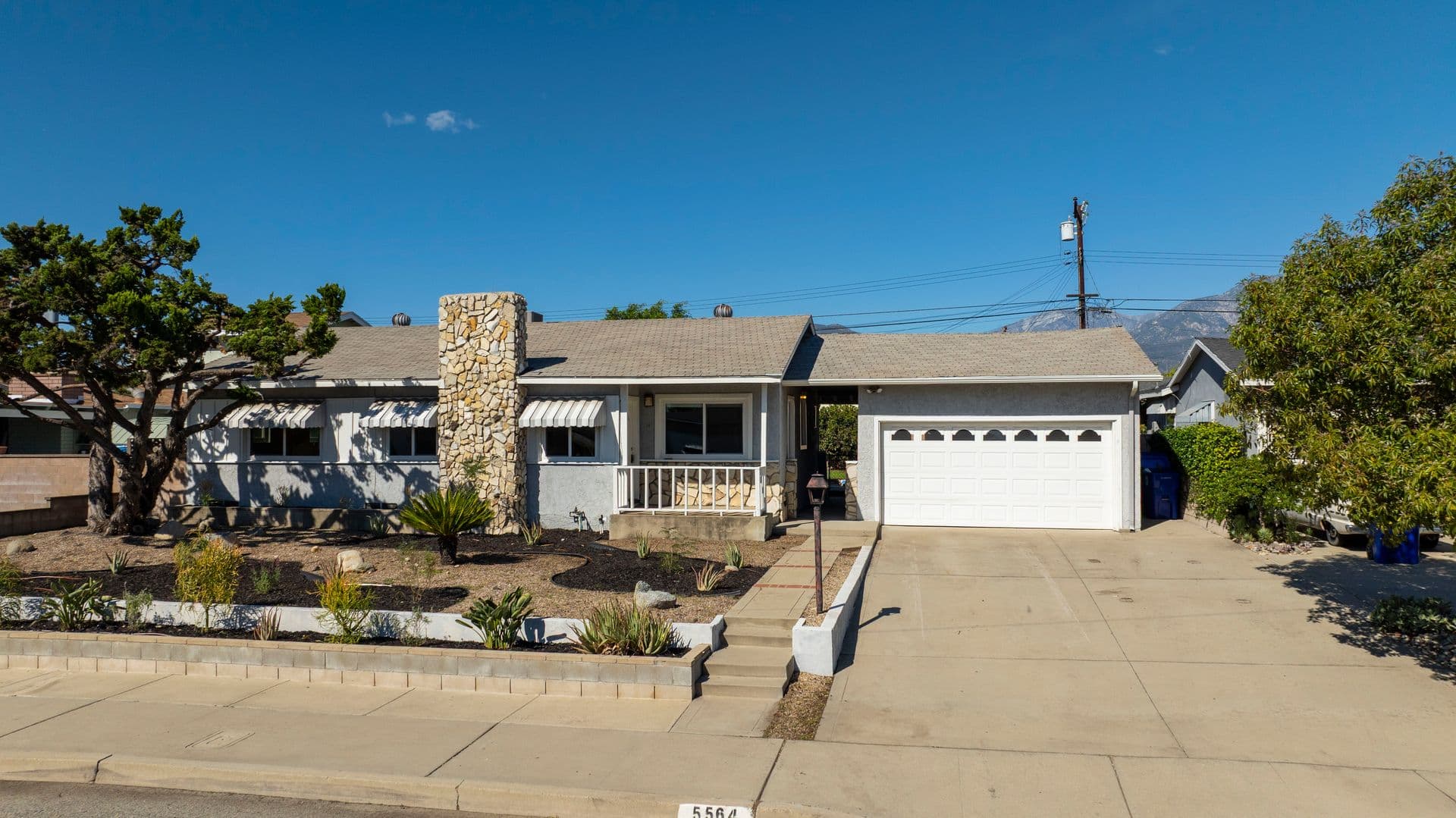 Montclair House: 5564 Princeton St