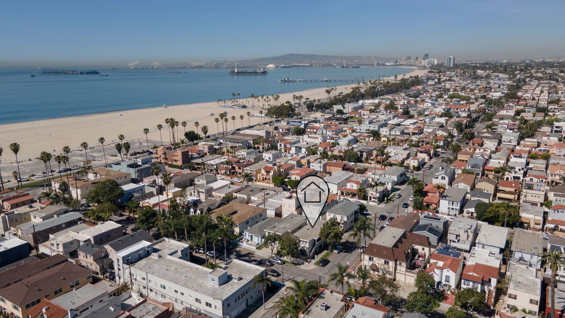 Long Beach Apartment: 75 Glendora Ave