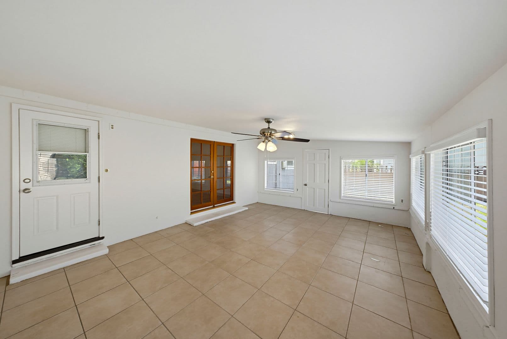 Montclair House: 5564 Princeton St