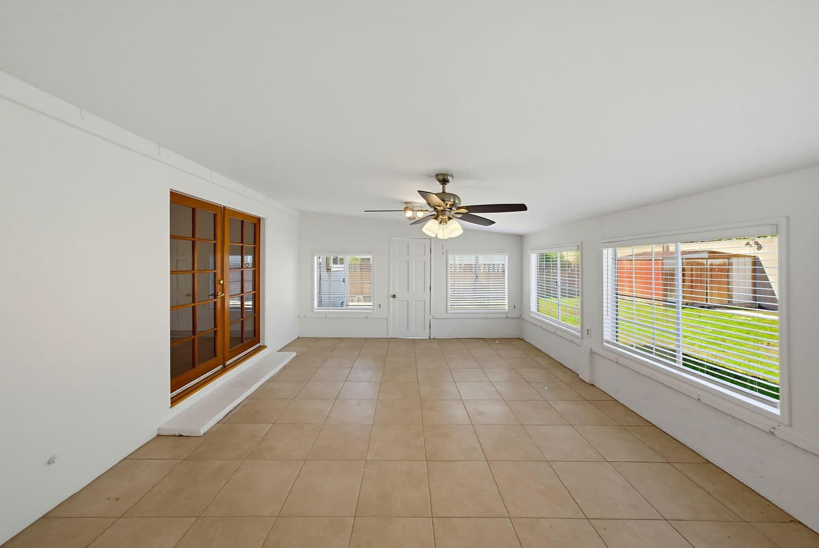Montclair House: 5564 Princeton St