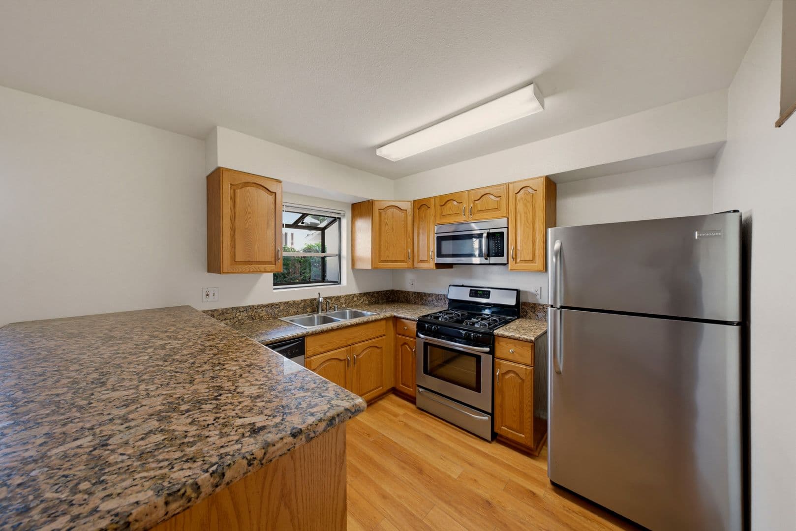 North Hollywood Apartment: 5018 Denny Ave