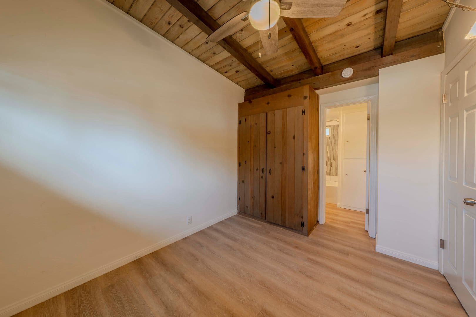 Costa Mesa Apartment: 130 East 20th Street