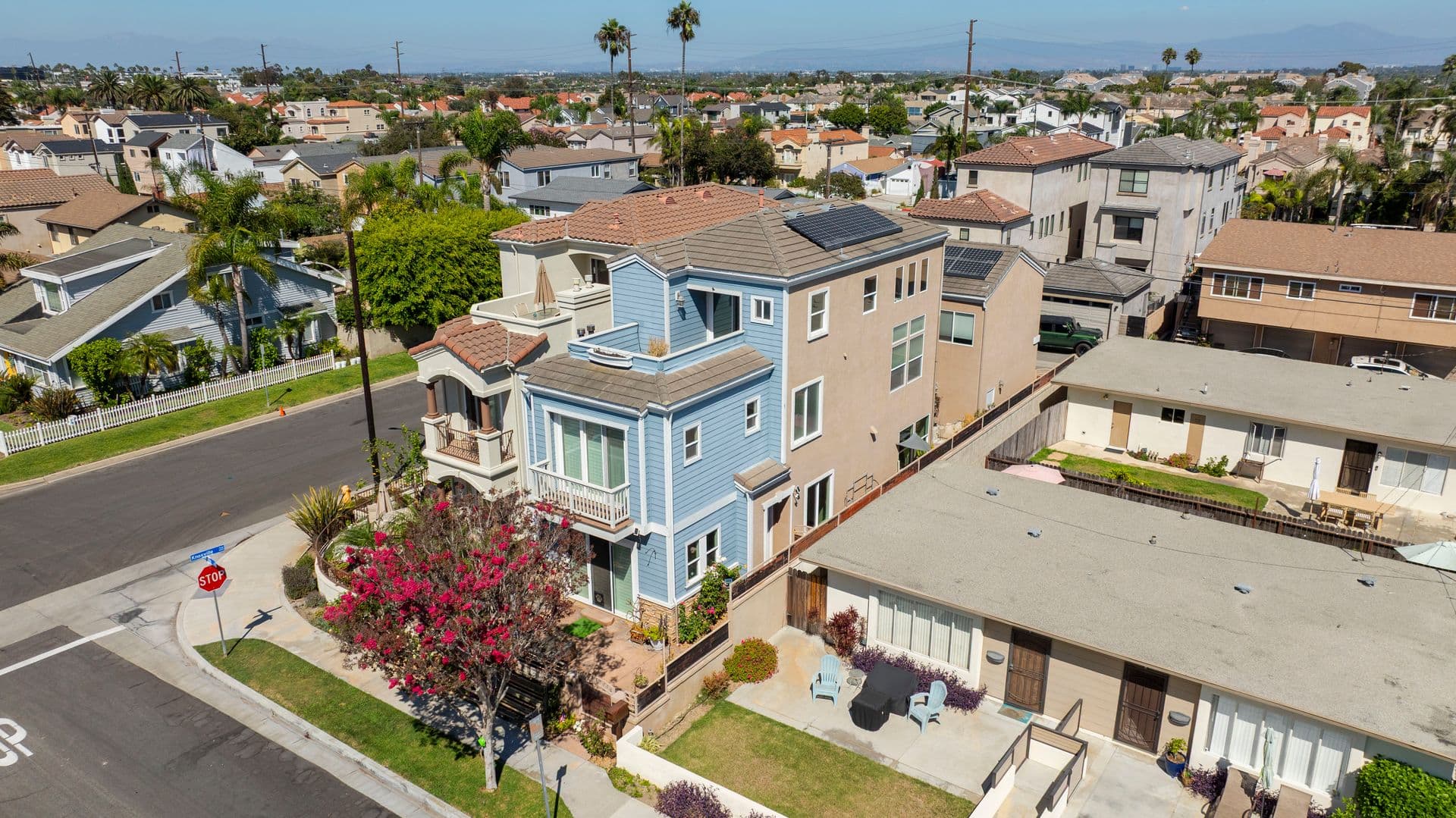 Huntington Beach House: 1020 California