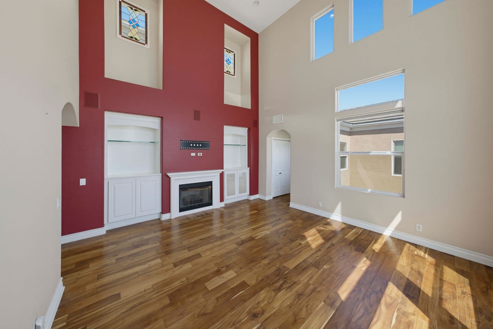 Huntington Beach House: 1020 California