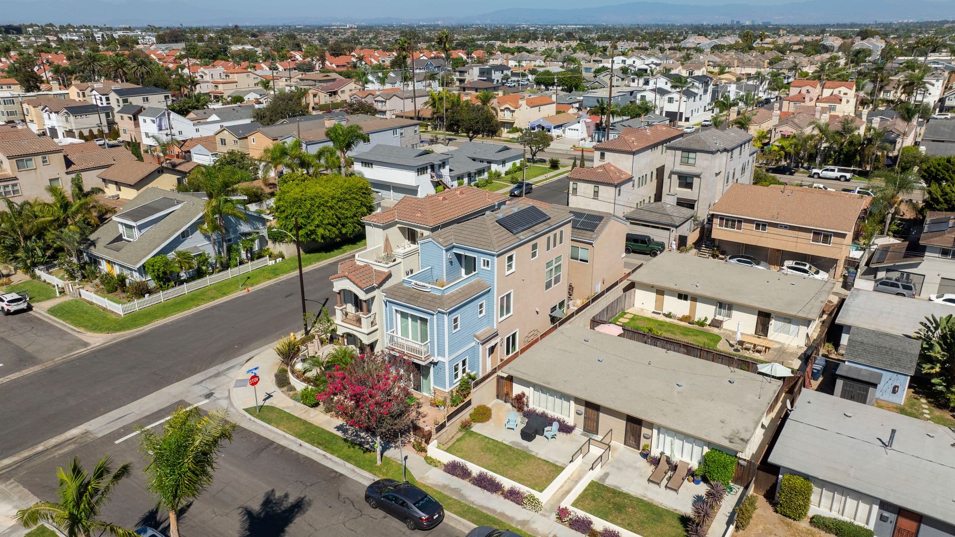 Huntington Beach House: 1020 California