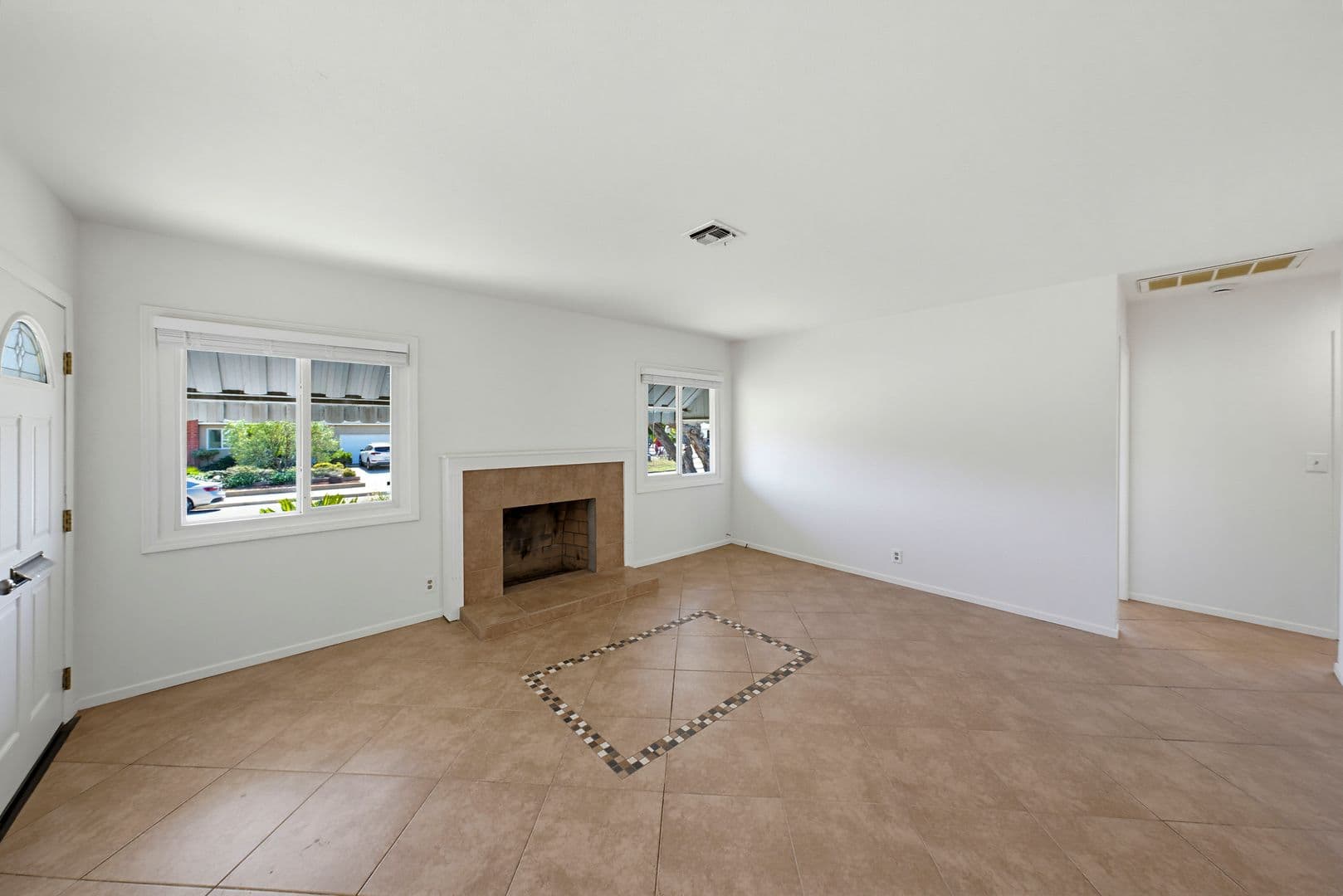 Montclair House: 5564 Princeton St