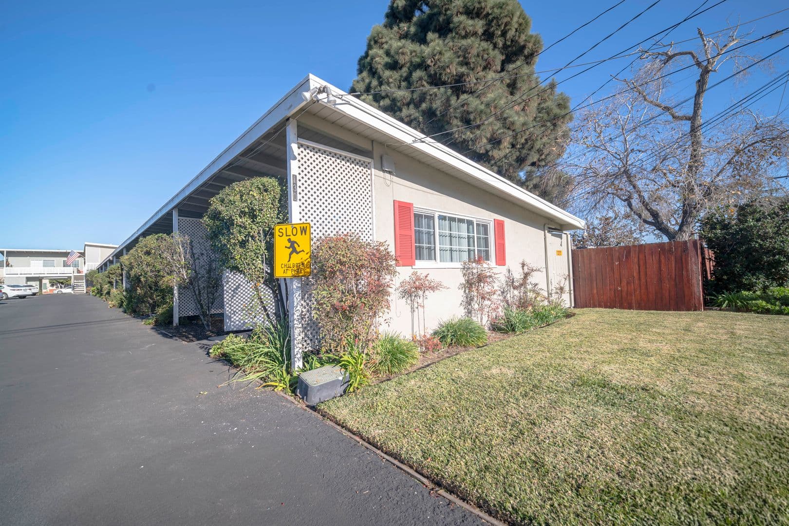 Costa Mesa Apartment: 130 East 20th Street