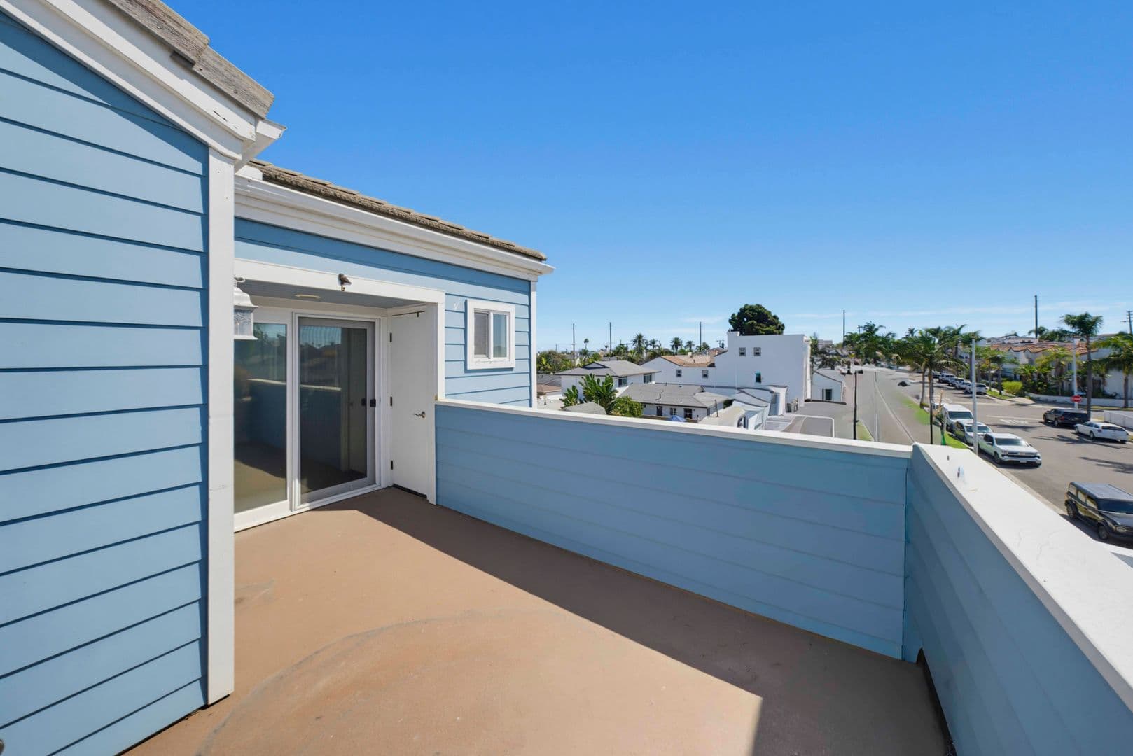 Huntington Beach House: 1020 California