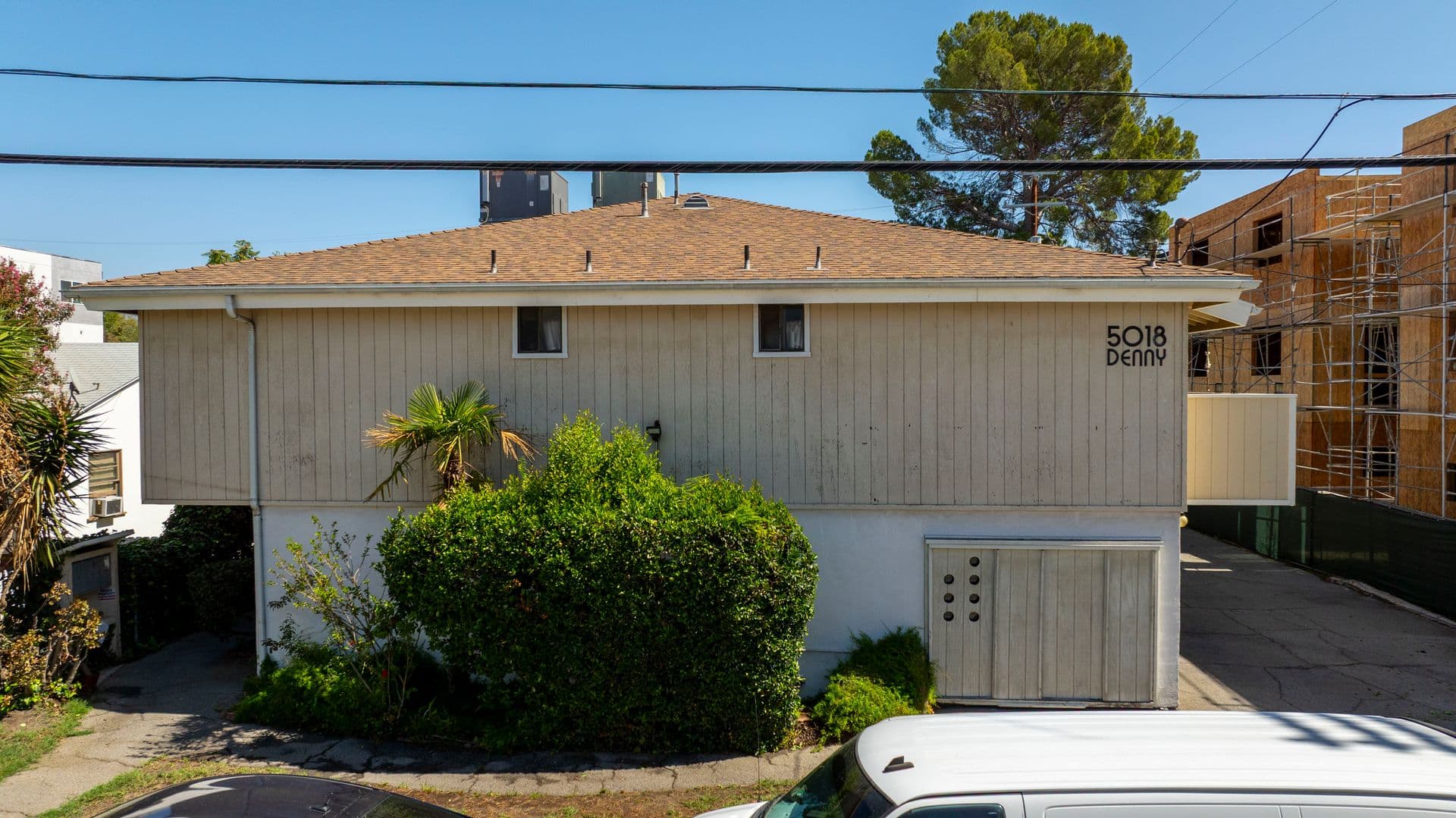 North Hollywood Apartment: 5018 Denny Ave