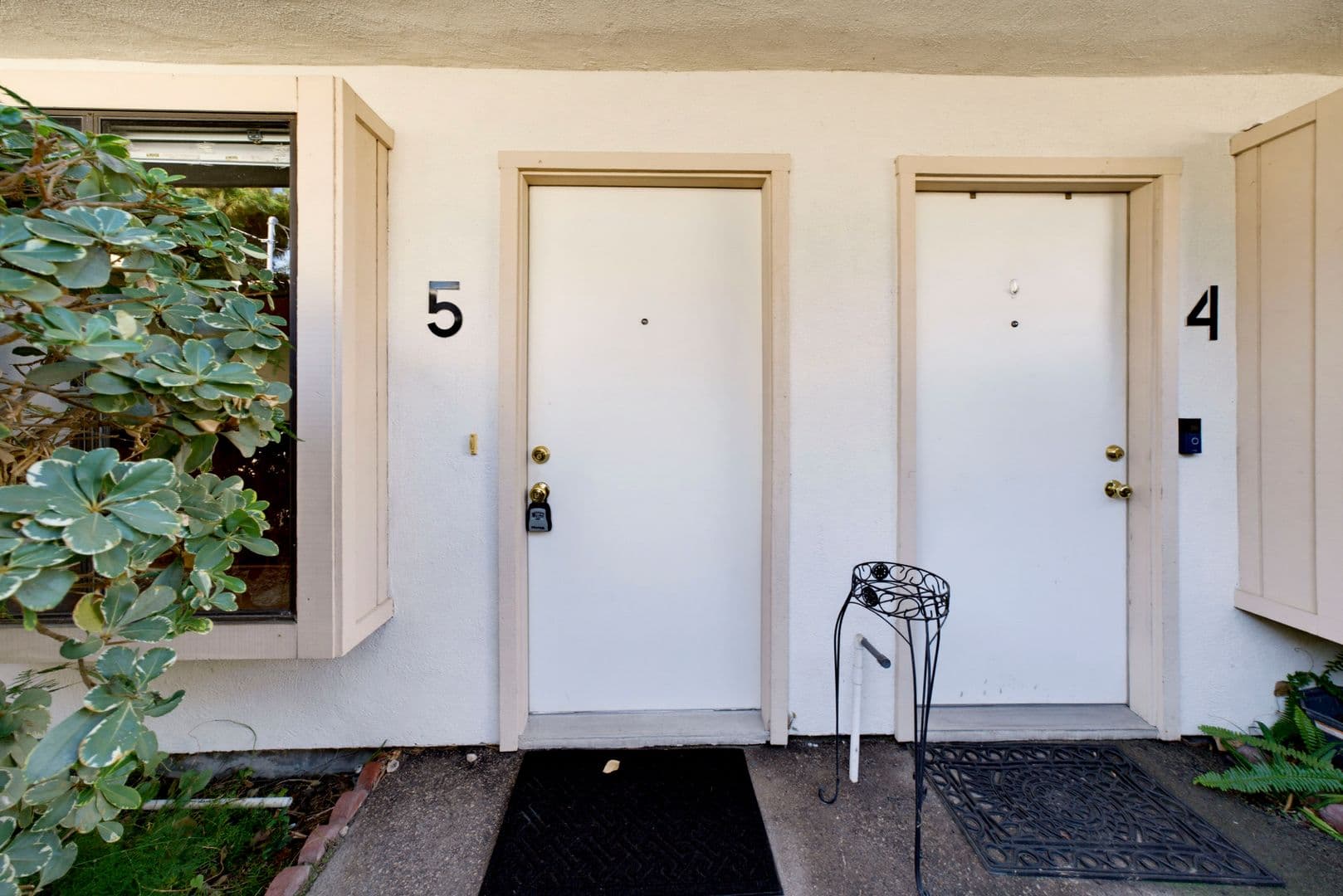 North Hollywood Apartment: 5018 Denny Ave