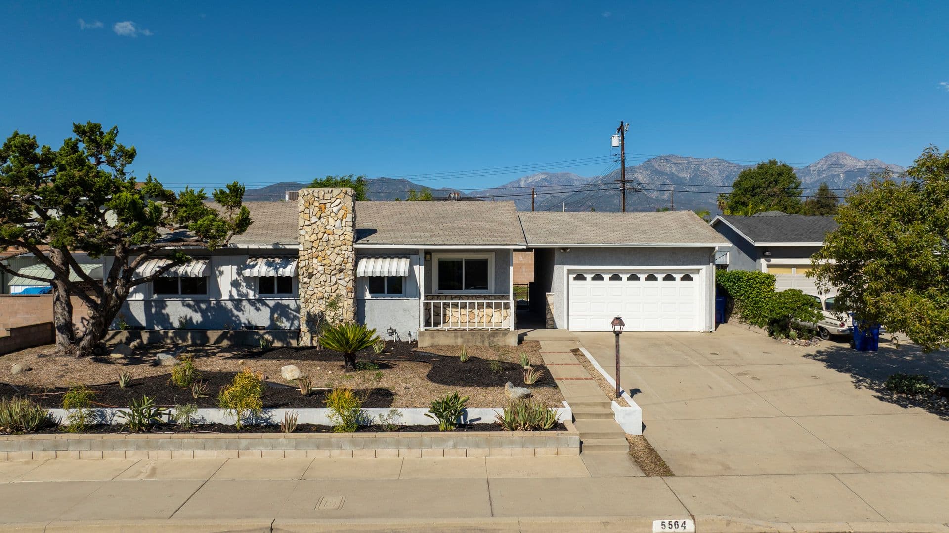 Montclair House: 5564 Princeton St