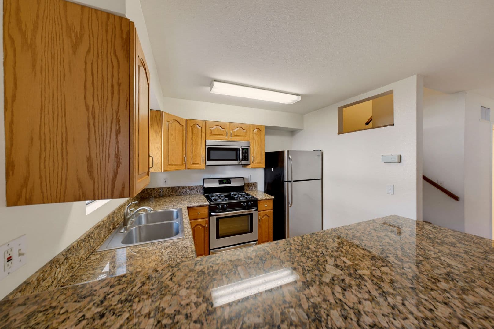 North Hollywood Apartment: 5018 Denny Ave