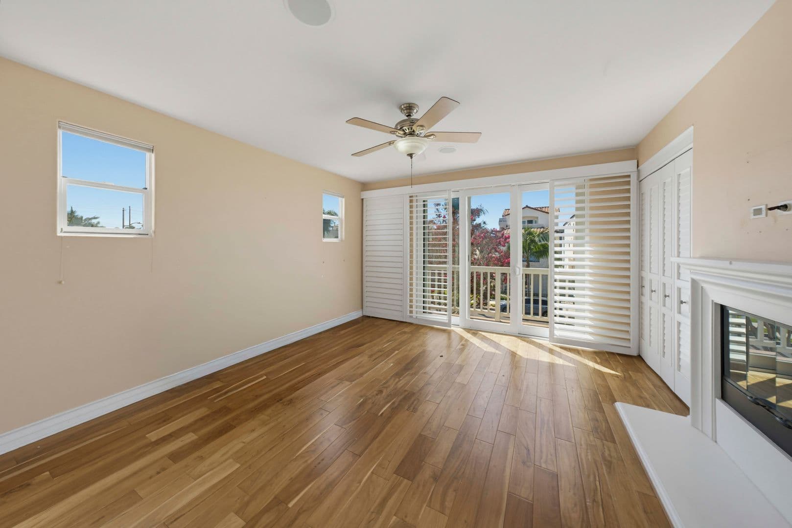 Huntington Beach House: 1020 California