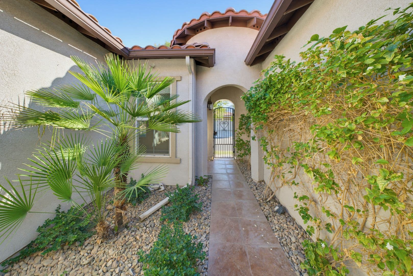 Rancho Mirage House: 59 Shoreline