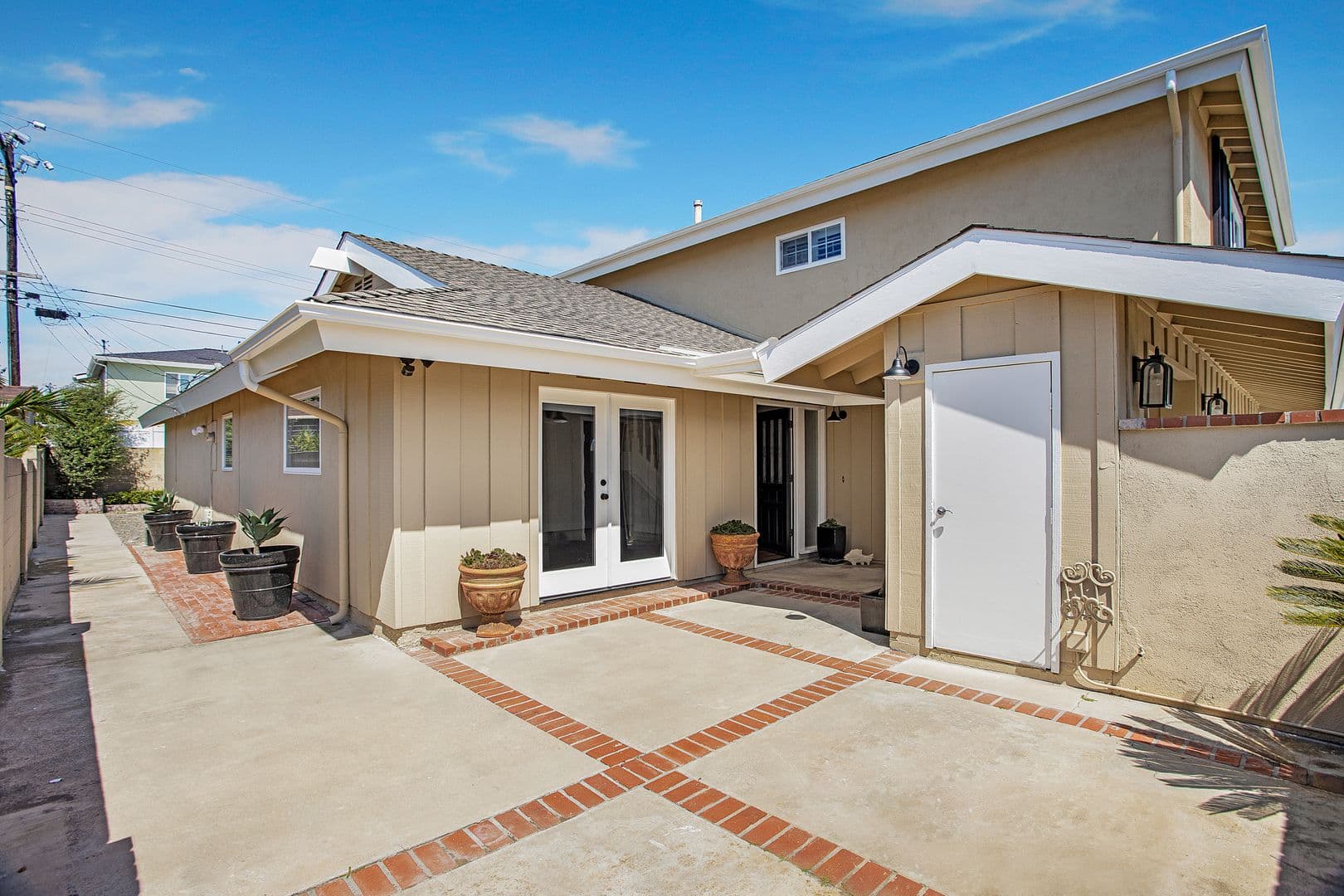 Huntington Beach House: 9091 Aloha Drive