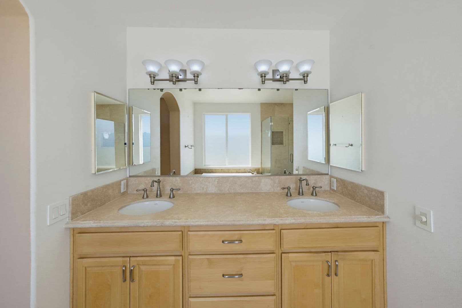 Huntington Beach House: 1020 California