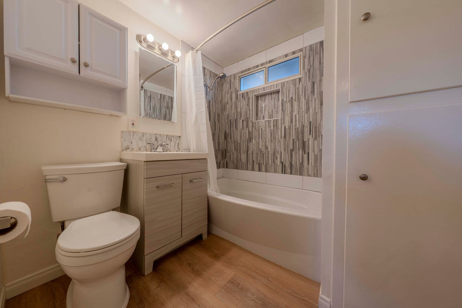 Costa Mesa Apartment: 130 East 20th Street