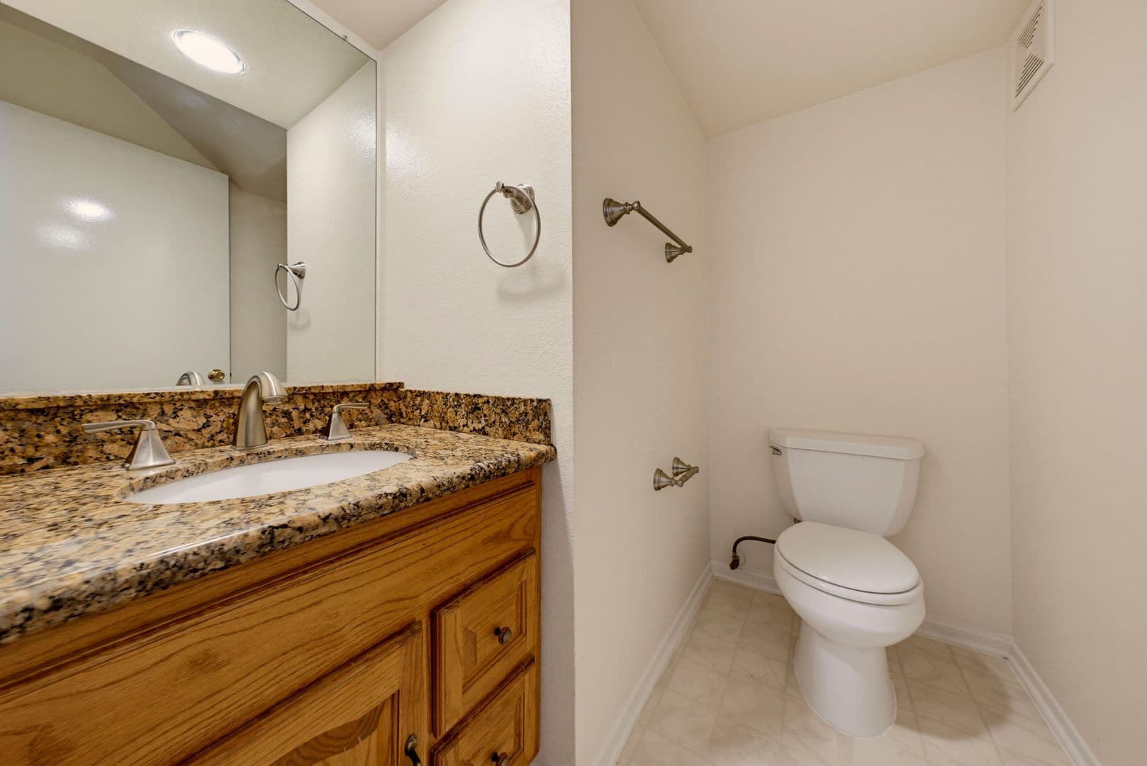 North Hollywood Apartment: 5018 Denny Ave