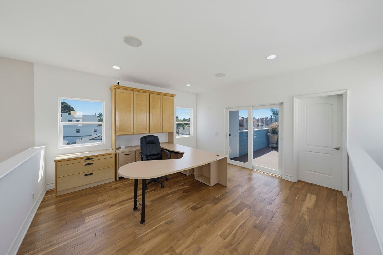 Huntington Beach House: 1020 California
