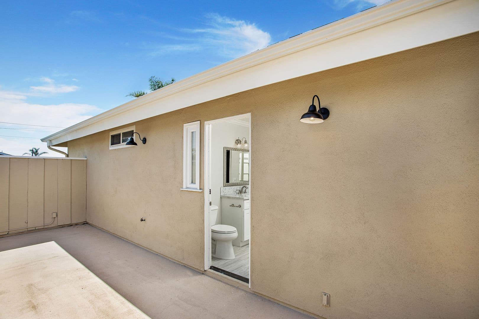 Huntington Beach House: 9091 Aloha Drive