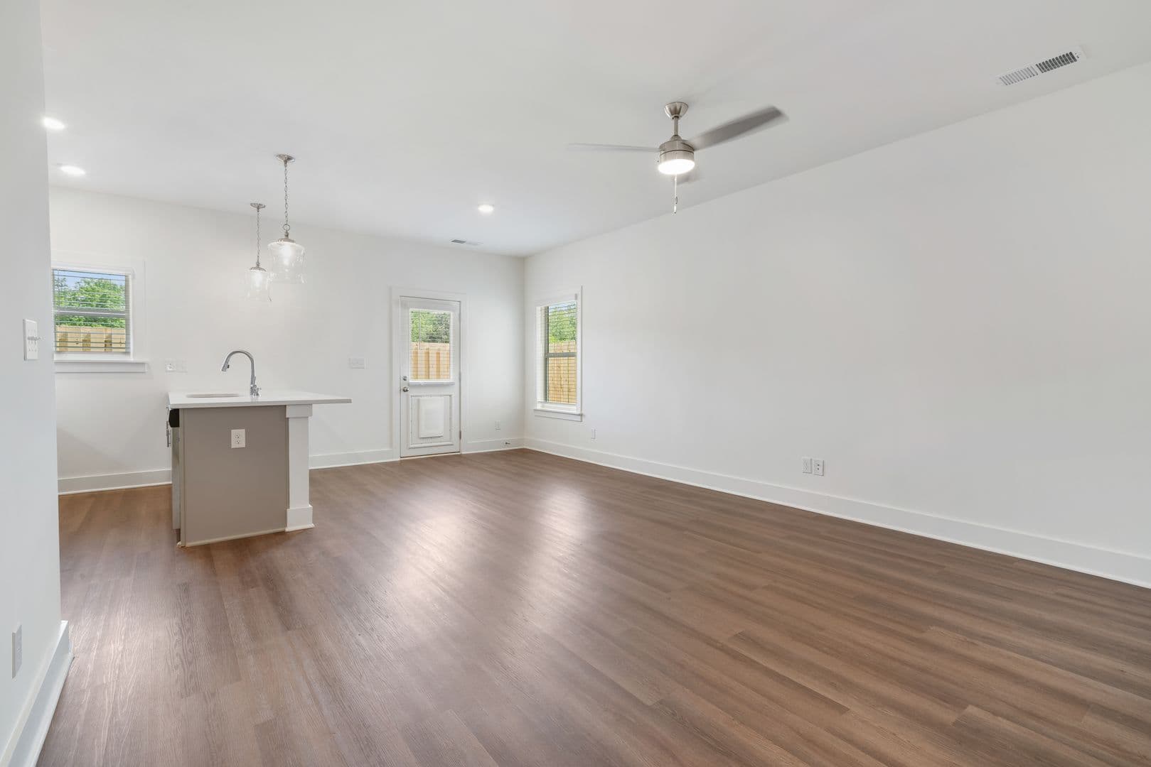 Irondale House: 4156 Prentice St