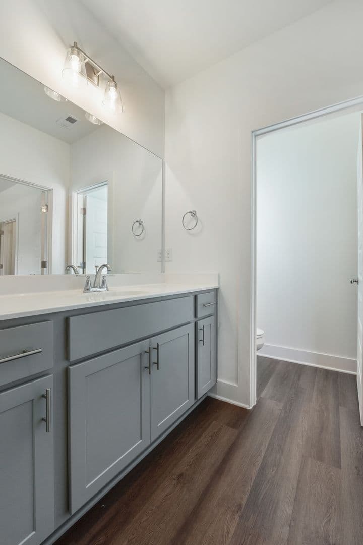 Irondale House: 4156 Prentice St