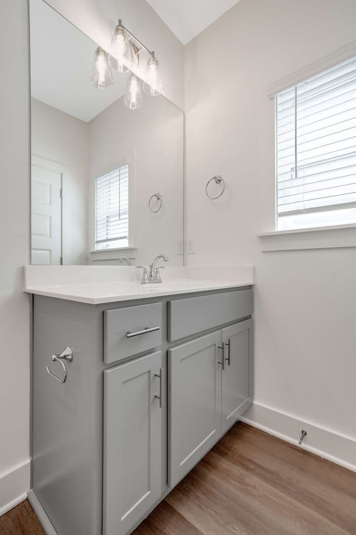 Pelham House: 224 Huntley Knoll Place