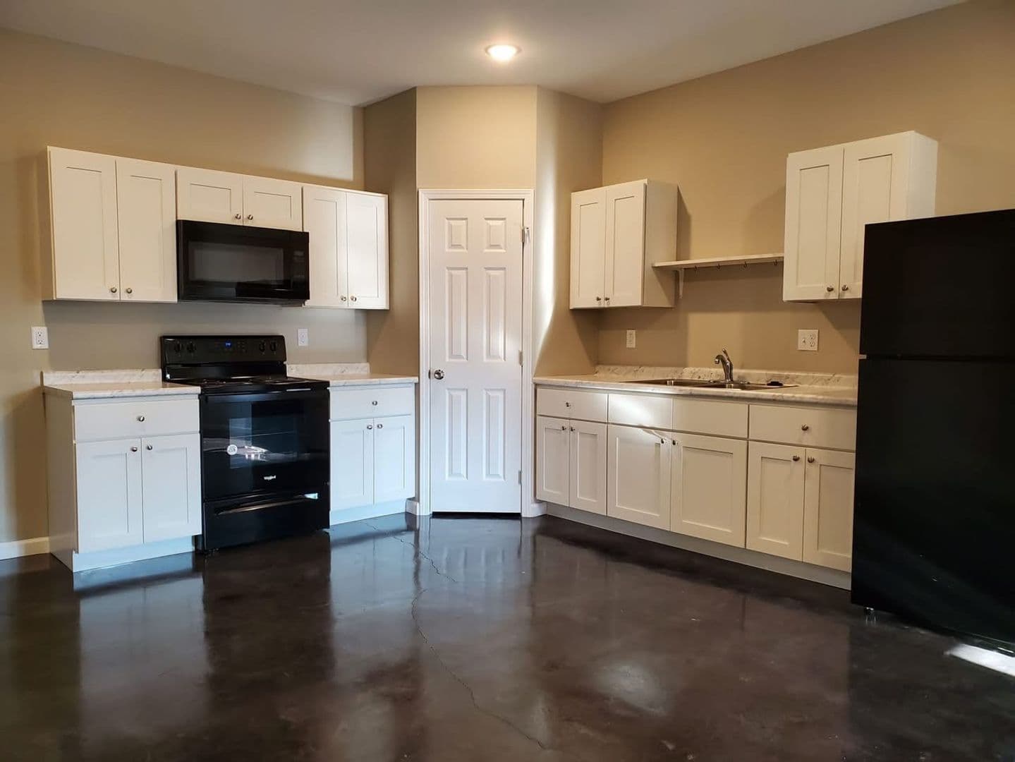 Jackson Apartment: 231 Cane Creek Lane, Apt 103