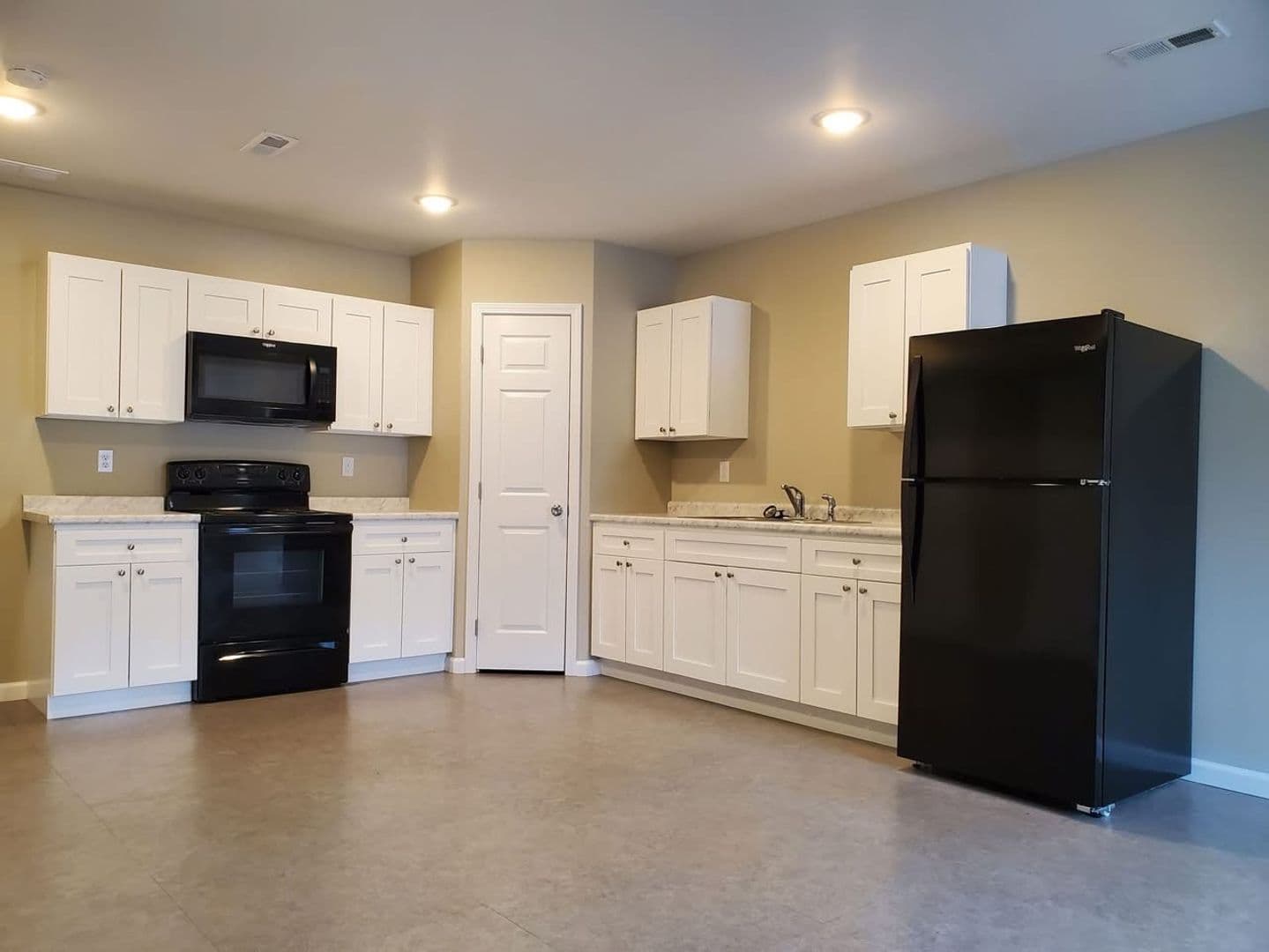 Jackson Apartment: 213 Cane Creek Lane, Apt 103