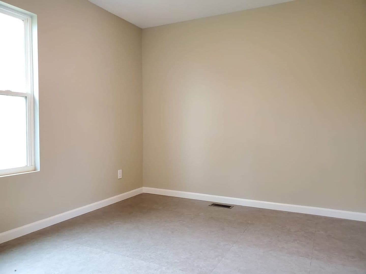Jackson Apartment: 213 Cane Creek Lane, Apt 103